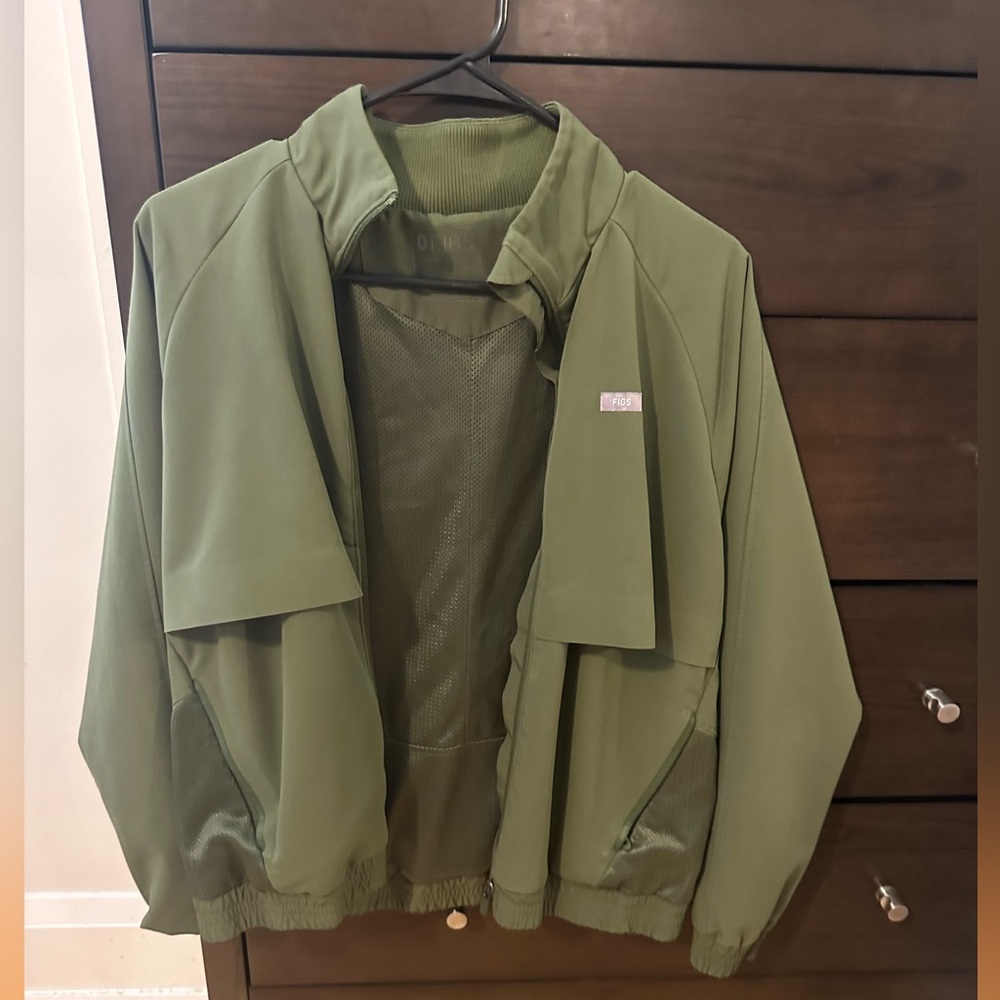 FIGS Women’s Green Sydney - Scrub Jacket